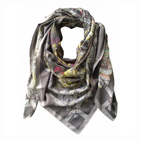 Silke tørklæde - grå med mønster